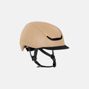 Casco urbano Kask Moebius en color beige con visera negra, carcasa de ABS resistente y correas ajustables.