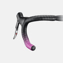 Cinta de manubrio Velo Store Mx Ciclovation Advanced Leather Touch con degradado de negro a rosa y acolchado de gel