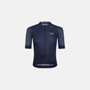 Maillot de ciclismo azul marino Pas Normal Studios Mechanism con ajuste aerodinámico y tejido técnico transpirable.