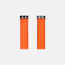 Puños de bicicleta MTB Deity Knuckleduster color naranja con diseño ergonómico y abrazadera de Velo Store Mx