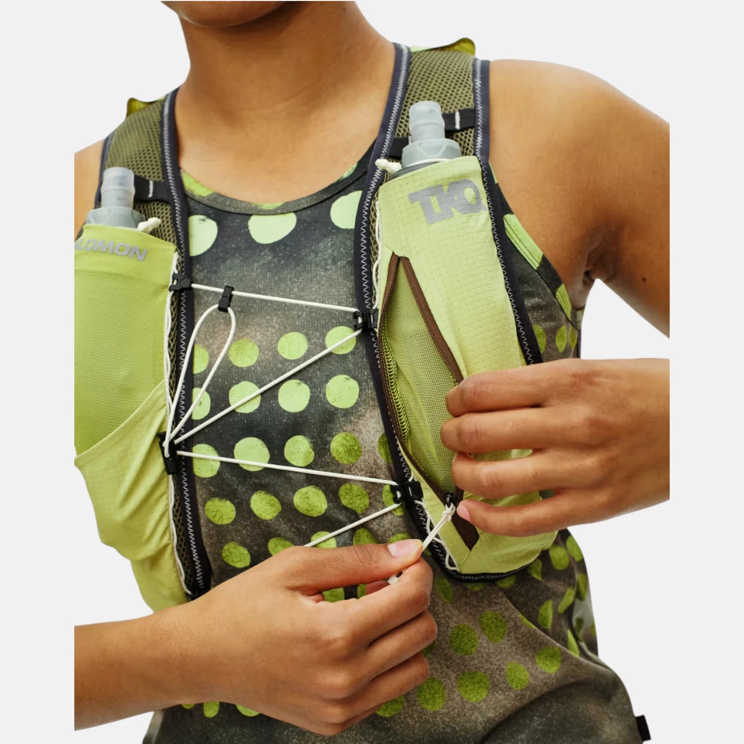 RACE SKIN 2 Salomon x Pas Normal Studios Chaleco de Hidratacion T.K.O. Moss Green-thumbmail-6