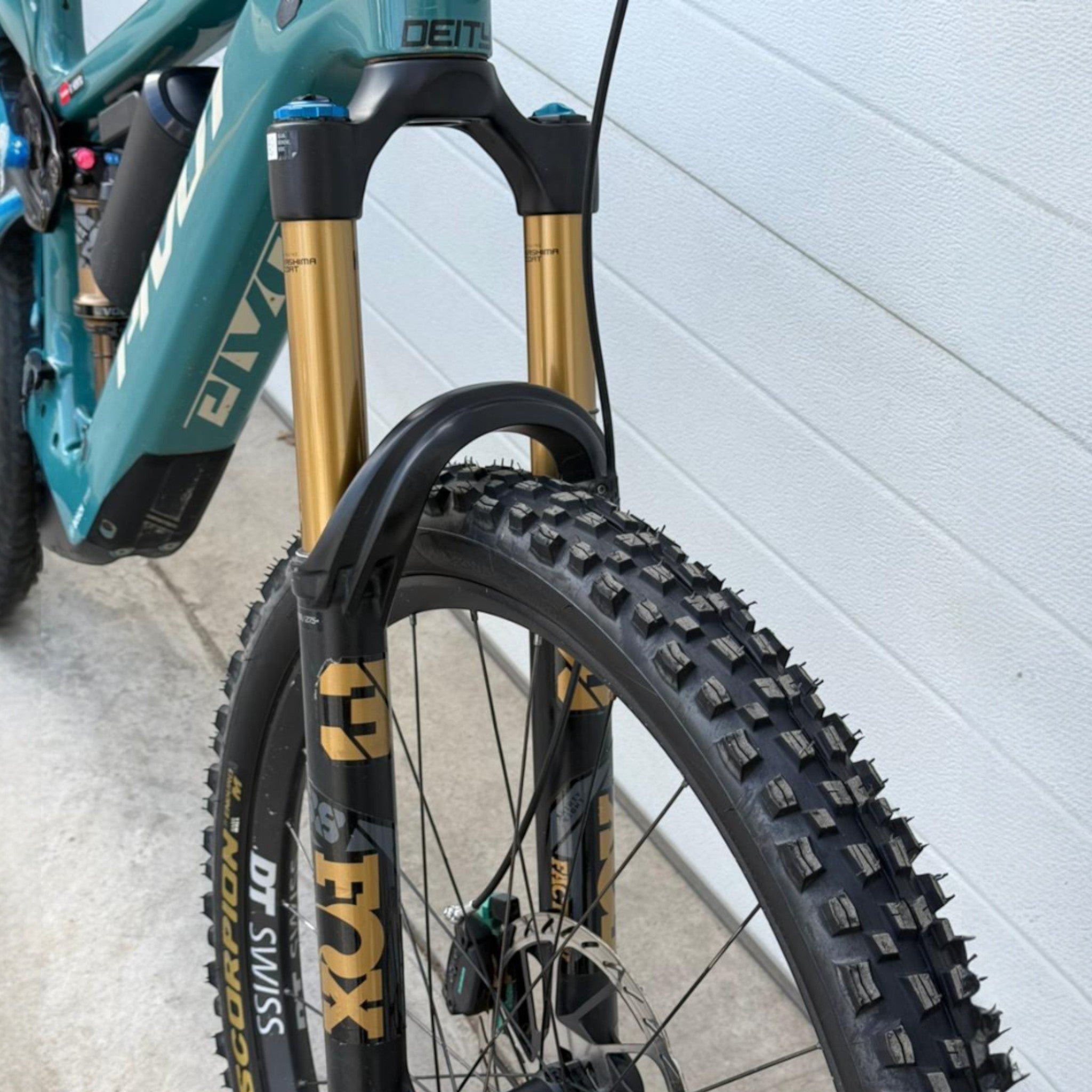 Bicicleta e-Bike Doble Suspensión Pivot Shuttle Bosch LT Pro | Outlet