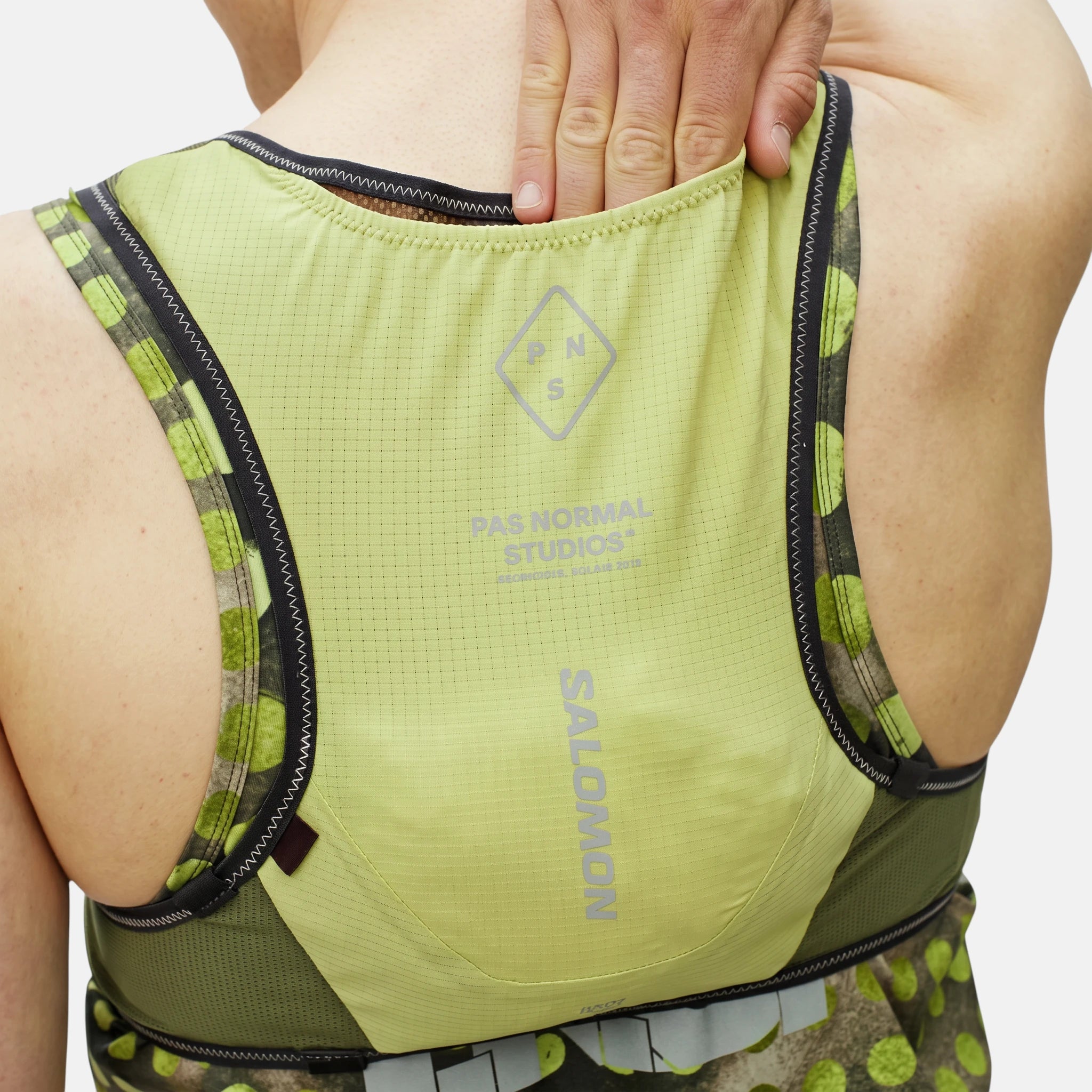 Pas Normal Studios x Salomon Race Skin 2 Chaleco de Hidratacion T.K.O. Moss Green-5