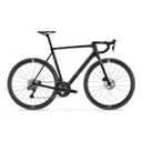 Bicicleta de ruta Basso de carbono en color negro con frenos de disco