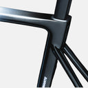 Detalle del cuadro de carbono de la bicicleta Velo Store Mx Basso Diamante en color negro con acabado brillante