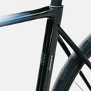 Detalle del cuadro de carbono negro de la bicicleta Velo Store Mx Basso Diamante con acabado brillante