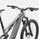 Bicicleta eléctrica Specialized Turbo Levo 4 Alloy en color gris, vista lateral del cuadro y componentes en Velo Store Mx