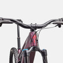 Vista frontal del manillar y cuadro de carbono de la bicicleta eléctrica Specialized Turbo Levo 4 Comp en Velo Store Mx