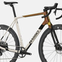 Bicicleta de gravel Basso Palta White Poseidon con cuadro de carbono, transmisión SRAM Mullet y ruedas Fulcrum Sharq