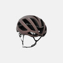 Casco de ciclismo de ruta Velo Store Mx Kask Protone Icon en color marrón con diseño aerodinámico y ventilación.