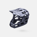 Casco de MTB Kali Invader 2.0 de Velo Store Mx, diseño integral ligero en color negro y gris con visera ajustable.