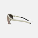 Gafas de ciclismo Velo Store Mx Koo HYPE color crema con lentes Zeiss de alta precisión y diseño ergonómico.