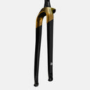 Horquilla de carbono Basso Palta para bicicleta de gravel en color negro con detalles dorados, vista frontal.