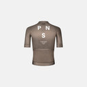 Jersey de ciclismo Pas Normal Studios Mechanism color marrón con logo PNS en la espalda, ajuste aerodinámico race-fit.