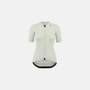 Jersey de ciclismo para mujer Velo Store Mx en color verde claro, diseño anatómico de poliéster reciclado.