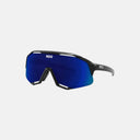 Lentes Koo Demos de Velo Store Mx con lente azul espejado, montura negra y diseño panorámico para ciclismo.