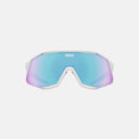 Lentes deportivos Koo Demos de Velo Store Mx con montura blanca y lente panorámica ZEISS azul iridiscente