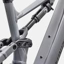 Detalle del cuadro de aleación y amortiguador Marzocchi Bomber Inline en la bicicleta eléctrica Velo Store Mx Levo 4