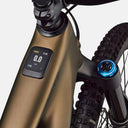 Detalle del cuadro Satin Burnt Gold de la bicicleta Velo Store Mx Levo Expert Carbon con pantalla MasterMind integrada