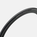 Llanta de ruta Pirelli P4 Sport negra de 700x24c con tecnología TechBELT, disponible en Velo Store Mx