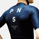 Vista trasera del maillot de ciclismo Velo Store Mx Pas Normal Studios Mechanism azul marino con logo blanco