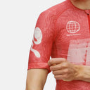 Maillot de ciclismo Pas Normal Studios Mechanism en rojo con estampado sutil y logo Road to Nowhere en la manga.