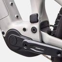 Detalle del motor Specialized 3.1 y bielas SRAM en el cuadro de carbono de la bicicleta eléctrica Velo Store Mx Turbo Levo 4