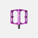 Pedales de plataforma Deity Black Kat en color morado, fabricados en aluminio mecanizado CNC para MTB.