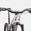 Vista frontal del manillar y cuadro de la bicicleta eléctrica Specialized Turbo Levo 4 Comp de Velo Store Mx