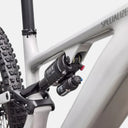 Detalle del amortiguador Fox FLOAT X Genie en el cuadro de carbono de la bicicleta eléctrica Velo Store Mx Specialized Turbo Levo 4