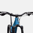 Vista frontal del manillar y cuadro azul de la bicicleta Specialized Stumpjumper 15 EVO Alloy Comp en Velo Store Mx