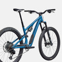 Bicicleta de montaña Specialized Stumpjumper 15 EVO Alloy Comp en color gris azulado, disponible en Velo Store Mx.