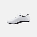 Zapatillas de ciclismo de ruta Velo Store Mx Torch 2.0 blancas con perforaciones láser y suela de carbono negra.